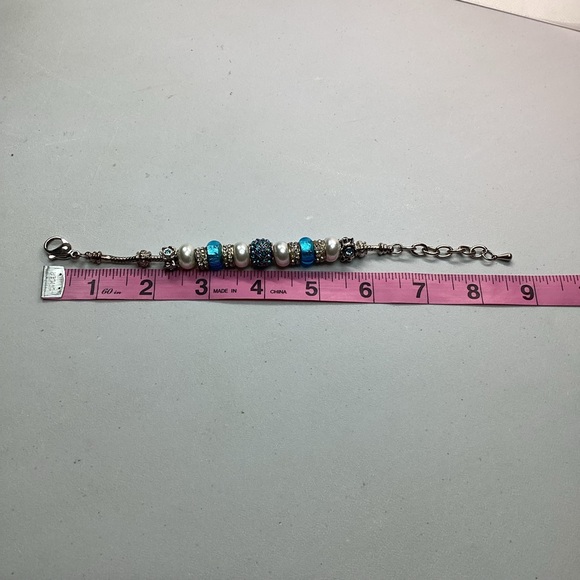 Elegant Bella Perlina Silver and Blue Beaded Bracelet - Picture 6 of 6